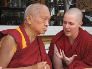 Lama Zopa Rinpoche con la Ven. Lozang Yönten